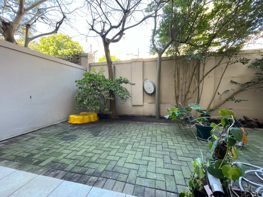 To Let 2 Bedroom Property for Rent in Sea Point Western Cape